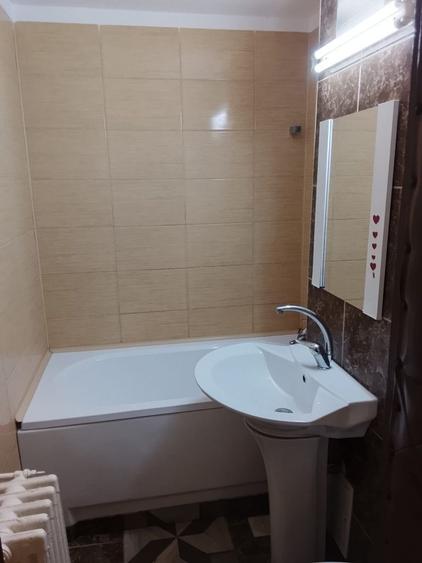 Inchiriez apartament 2 camere - 5