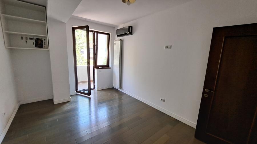 APARTAMENT 3 CAMERE - 23