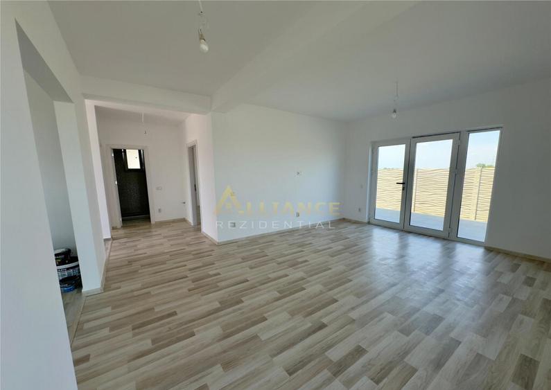 Cas? individual? modern? || 2 dormitoare || 2 b?i || Teren 3 - 4