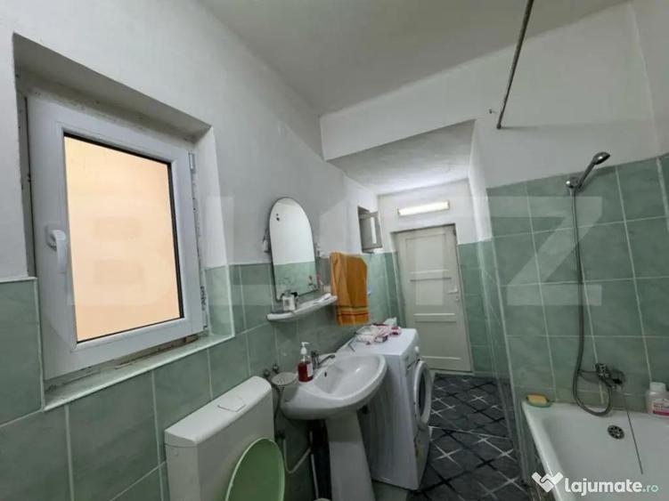 Casa de vanzare, cu 3 camere, 120 mp, 1080 mp teren, zona Si - 9