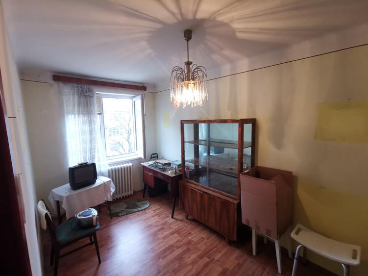 Apartament 3 camere  zona Rapsodia - 8