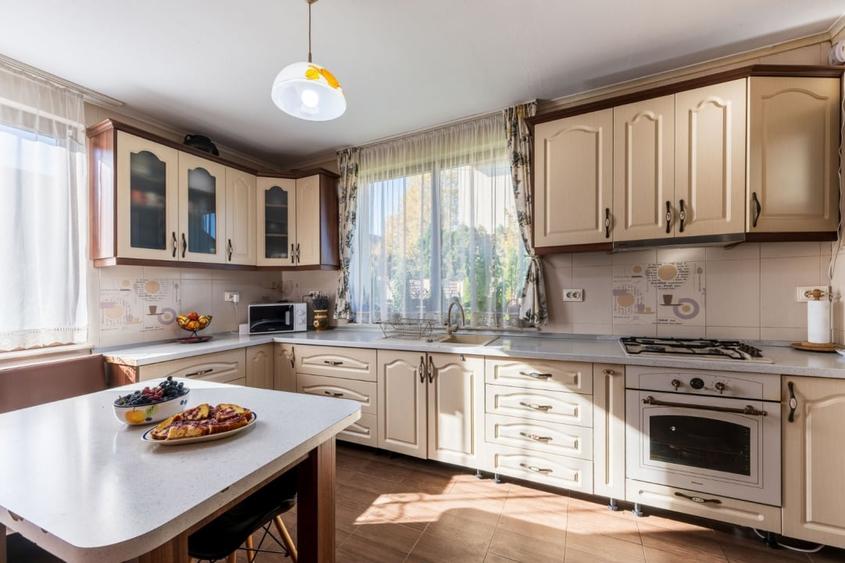 De vanzare stil de viata exclusivist in casa de lemn tip canadian - Primaverii - 5