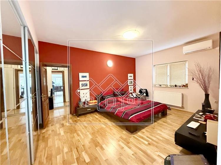 Casa de vanzare in Sibiu, individuala - 418 mp - teren 1.338 mp - 10