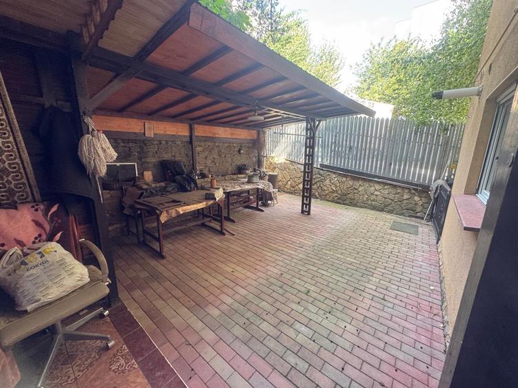 Valea Rediului ,vila tip duplex la strada principala , langa lac , libera - 11