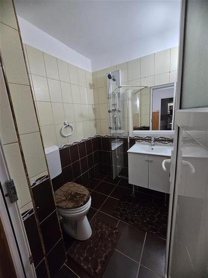 Apartament 3 camere la pret de 2 camere /  zona Gemenii - 9