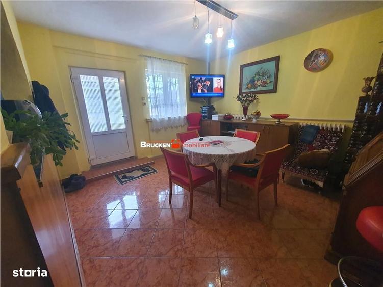 Casă cu 4 camere cu Teren 824 Mp în Central