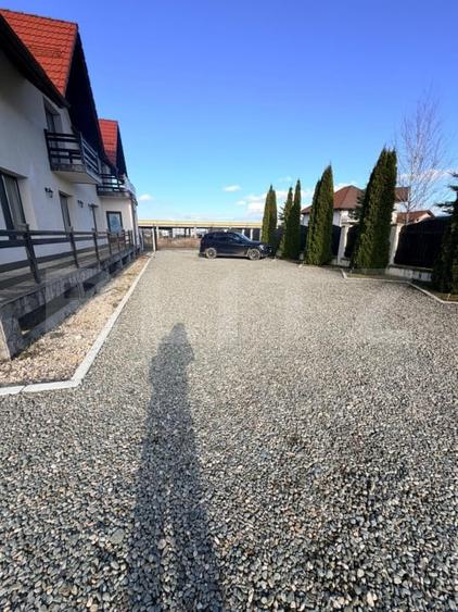 Vila / Pensiune de vanzare in Tohanu Nou – la doar 4 km de Castelul Bran - 3