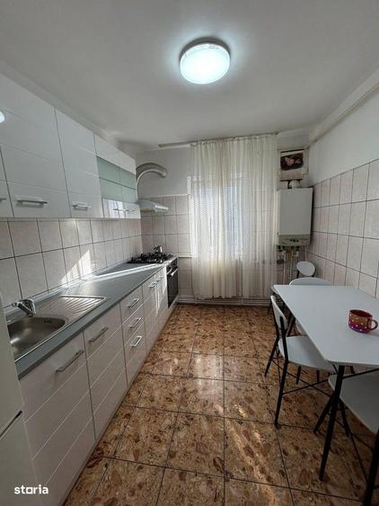 De inchiriat apartament cu 3 camere, etajul 3 , mobilat si utilat 250e - 3