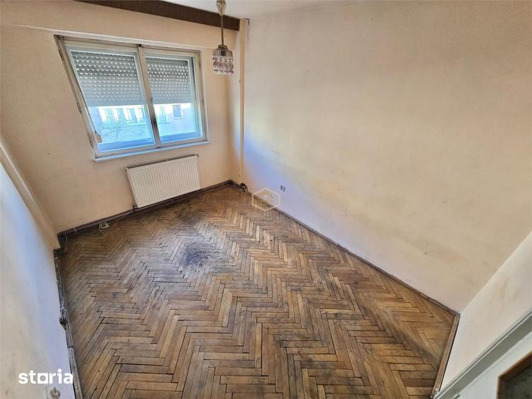 Apartament cu 3 camere decomandat în Micro 16