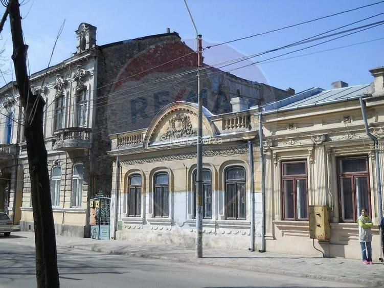 Casă cu 10 camere în Gării Casă cu 10 camere în Gării