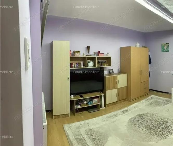 De vanzare casa 3 camere zona Damaroaia 2 bai, balcon deschis - 1