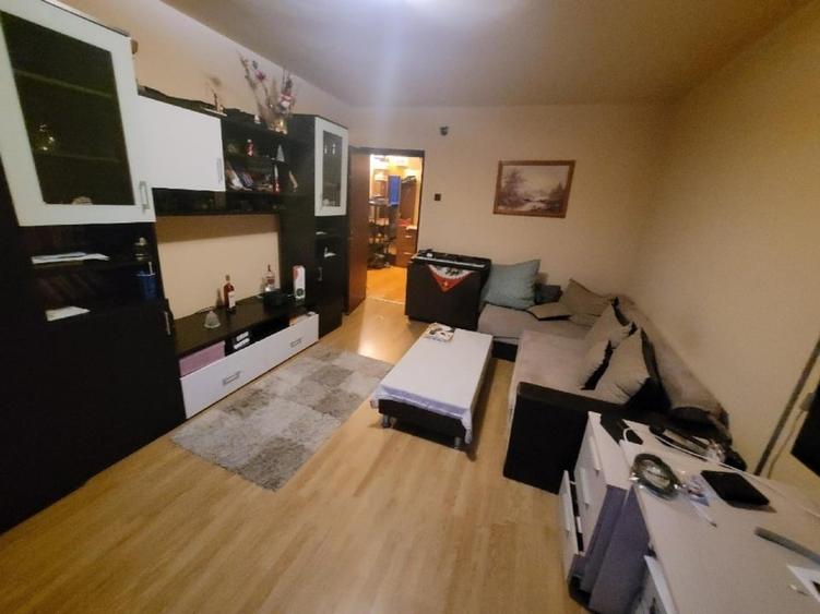 Super locatie! Apartament  2 camere, decomandat! - 1