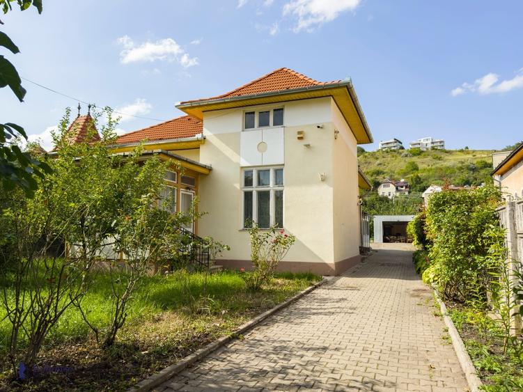 Casa solida si teren 1400 mp , zona deosebita Grigorescu - 1