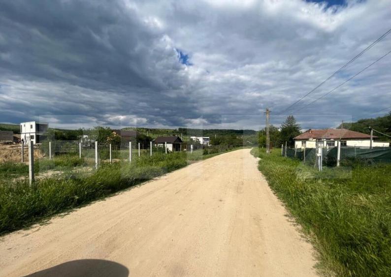 Teren intravilan 800 mp, zona Leamna de Sus - 1