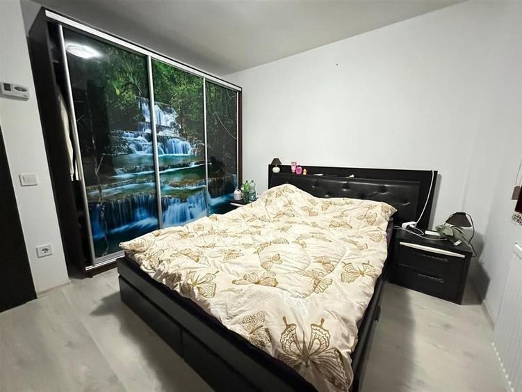 Apartament 3 camere balcon loc de parcare zona Lazaret - 1