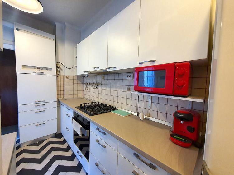 Piata Romana, 3 camere de vanzare, cu centrala - 6