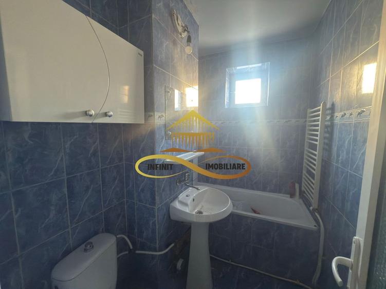 De vanzare apartament 3 camere Roman Neamt - 19