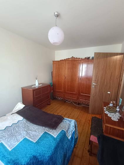 Apartament 4 camere, de vanzare, decomandat, Mana?tur, strada Mehedin?i, etaj 2/4 - 5
