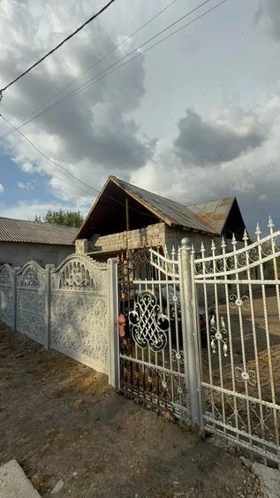 Casa de vanzare cu teren! - 1