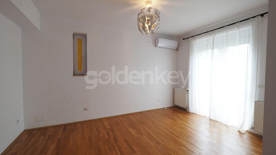 Vila cocheta in cartier rezidential cu piscina comuna, garaj - 17