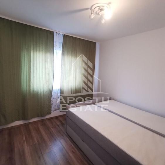 Apartament cu 3 camere, 2balcoane,2 bai, complex, centrala proprie,AC - 6
