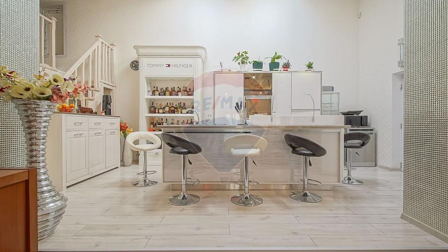 Comision 0 | Casă eficientă energetic, cu piscină, foișor și garaj - 1