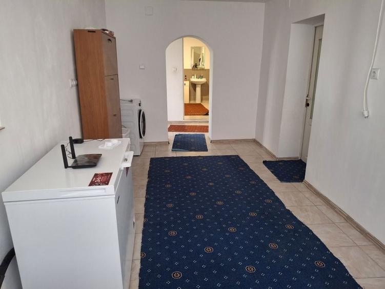 Casa la Cheie . Doar trebuie sa muti in ea, compusa din 2 camere , bu - 4