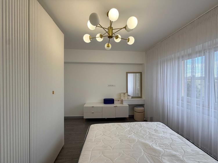 Apartament cu 3 camere decomandat în Traian