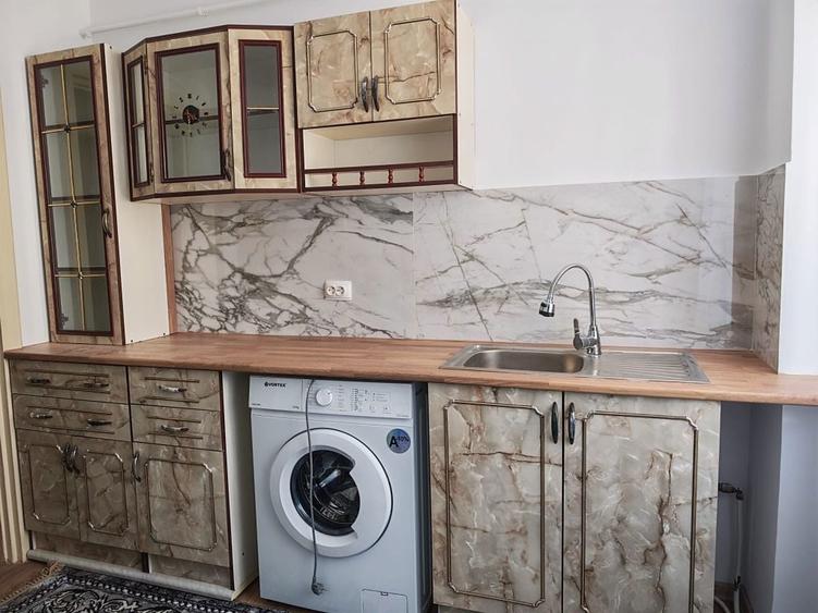 Inchiriez apartament 2 camere - 1