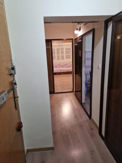 Inchiriez apartament cu 3 camere in zona Boavista - 1