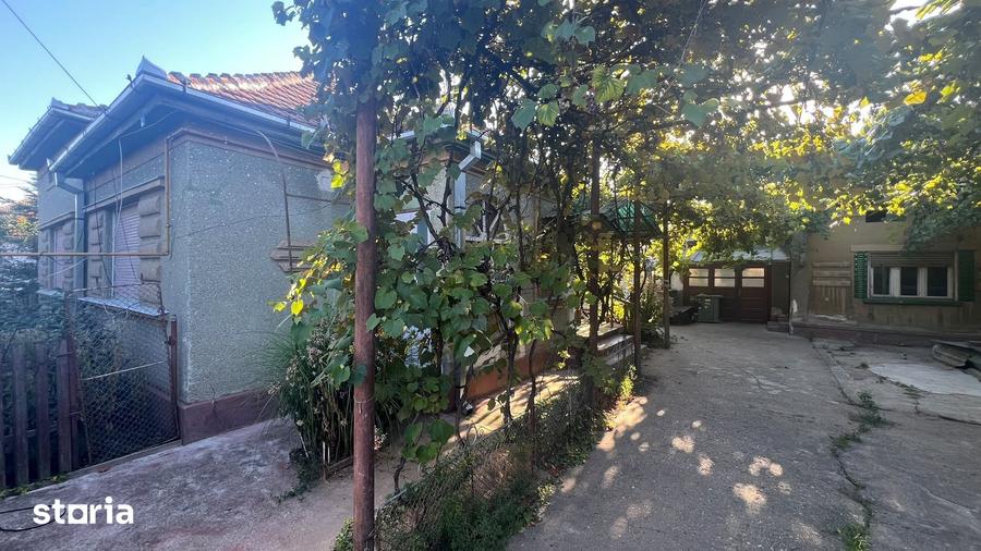 Casă cu 3 camere cu Teren 11000 Mp în Burdea