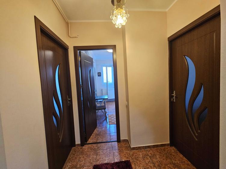 Inchiriez apartament 2 camere - 1