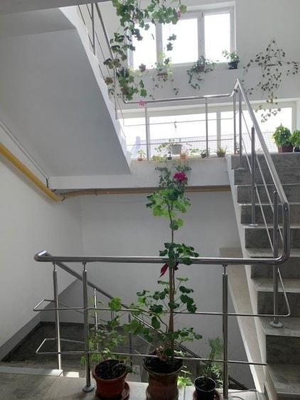 Apartament 2 camere Miroslava, 100 ml de statia de autobuz, str C-tin Langa 40 - 27