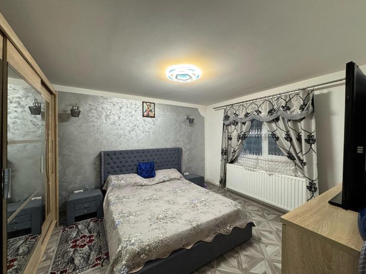 Vila 6 camere cu piscina- se accepta schimb cu apartament + diferenta - 1