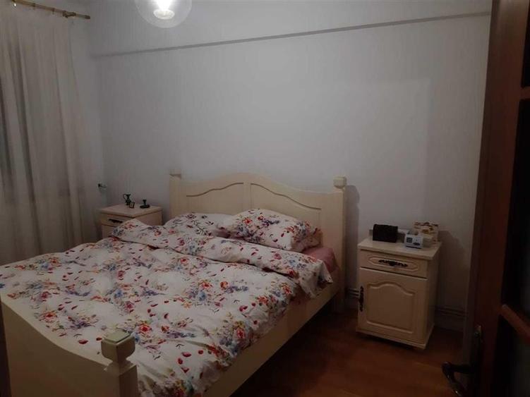 Apartament cu 3 camere decomandat în Păcurari
