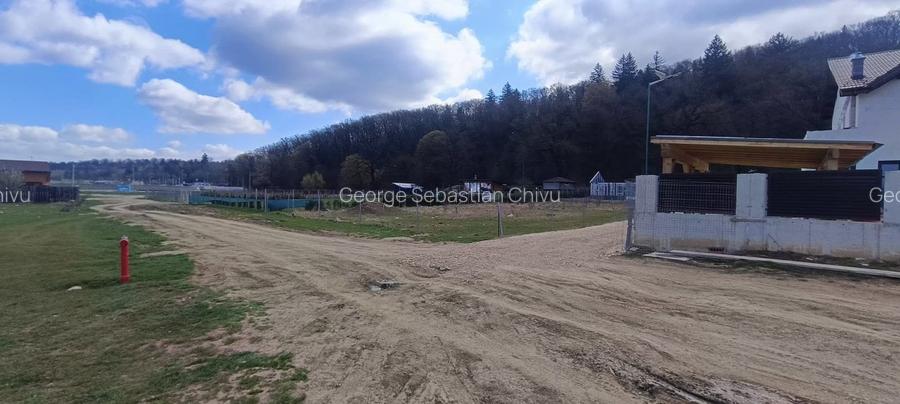 Teren pretabil duplex in zona pitoreasca cu acces usor catre oras