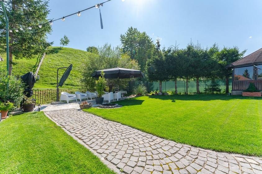 Pensiune de v&acirc;nzare &icirc;n Bran, cu rating 9.8 Booking și 4.9 Google - 5