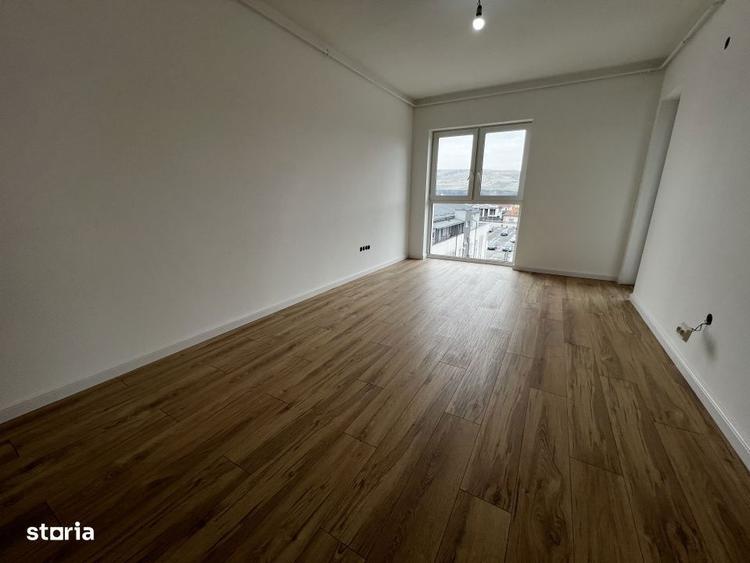 Apartament de 3 camere, 80 mp, 2 bai, parcare, zona Vivo - 1