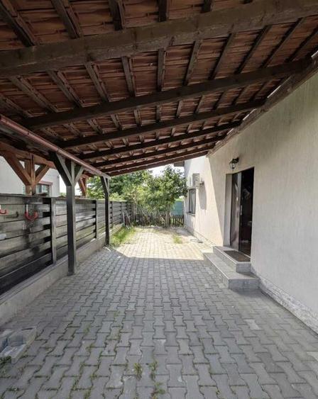 De vanzare casa tip duplex in Flore?ti, intr-o zona exclusiv de case ! - 1