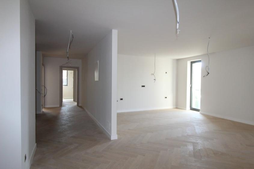 4 camere 3 bai 2 terase mari 2 locuri de parcare. Erou Iancu Nicolae. Cambridge - 5