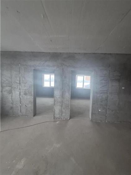 Duplex pe parter - 3 dormitoare - zona foarte buna - posibilitate alegere finisa - 8