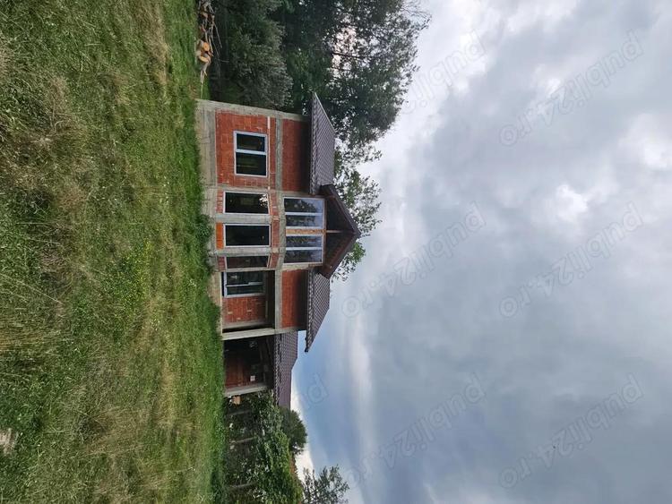 Casa noua la ro?u, 231mp, teren 1067mp, garaj - 5