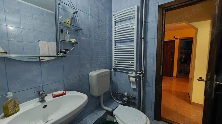 Inchiriez apartament 2 camere decomandat Oradea, Str. Moldovei 16 (col? cu Lacul Ro?u) - 2