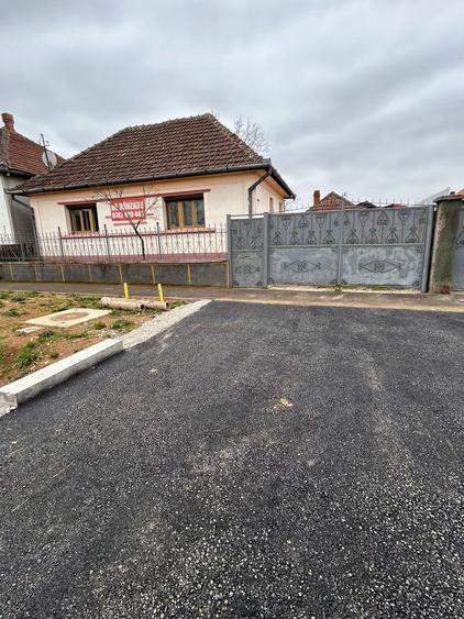 Vand casa cu 4 camere - 2