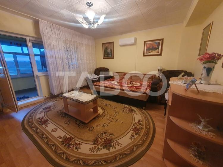 Apartament 2 camere etaj 2  semidecomandat 52 mp utili zona Campului - 1