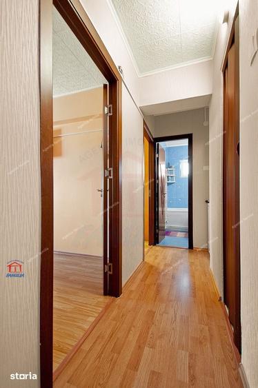 Apartament cu 4 camere decomandat în Micro 16