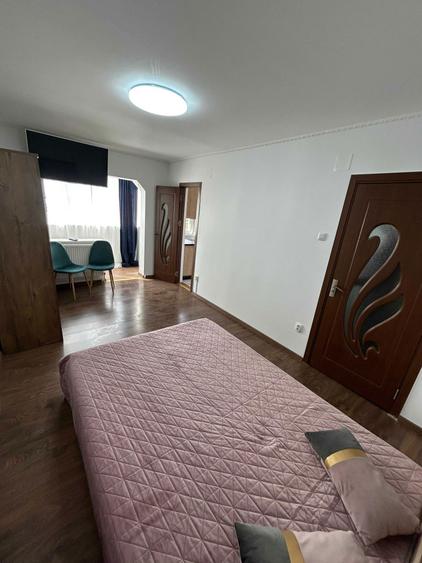 Inchiriez Garsoniera Tractorul - 7