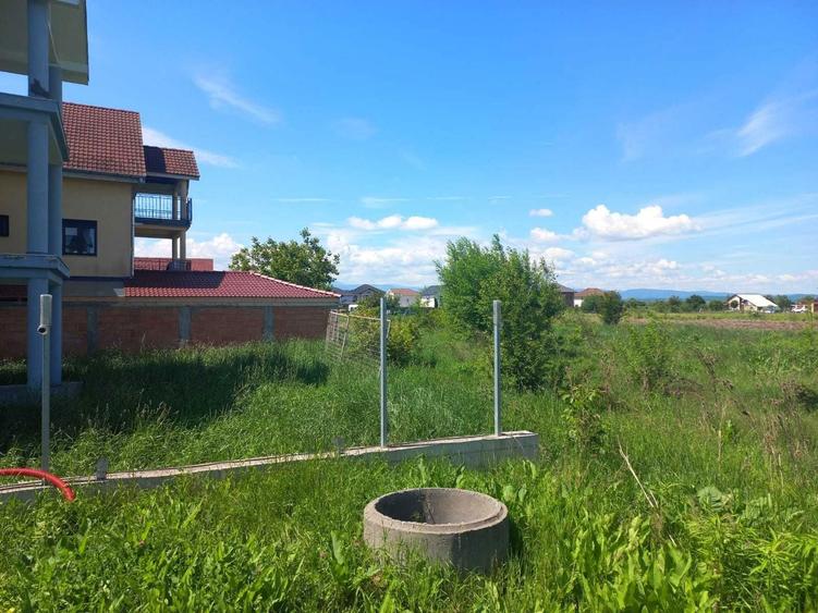 Vand Teren cu Front Stradal in Cartierul Tineretului - 3