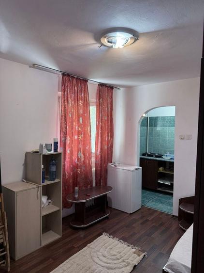 Inchiriez garsoniera metrou 1 Decembrie - 2