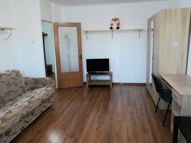 Lacul Tei, Parc, Universitatea Tehnica de Constructii, semistradal - 1